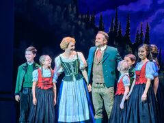 -交通银行前滩31演艺中心