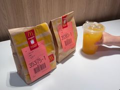 -麦当劳(上海虹桥站30B检票口楼上)