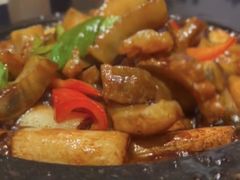 葱烧海参-渝半城经典川粤菜(重庆天地店)