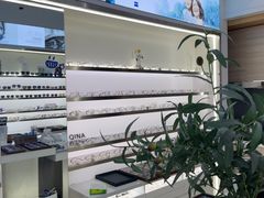 -视野联行眼镜·蔡司·尼康战略合作店(城西银泰店)