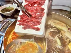 -来龍儿鲜切牛肉自助老火锅