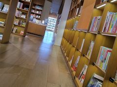 -新华文创·光的空间