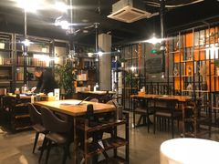 大堂-极简·炭火烤肉主题餐厅·龙虾烧烤·烤羊排(宝龙店)