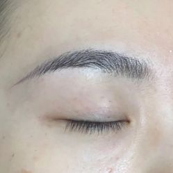 -一个差评成就的纹眉店