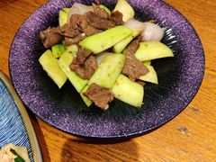 丝瓜洋葱炒牛肉-常来小聚·广州非遗传承餐厅(中山二路店)