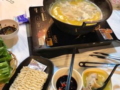 -鲜入围煮花胶鸡海鲜火锅