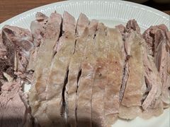 手抓羊腿肉一斤-贯贯吉·清真餐厅(浙江中路店)