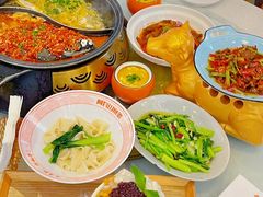 -阿瓦山寨·湘菜现炒·剁椒鱼头王(咸阳总店)