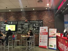 等位区-汉堡王(大连柏威年餐厅店)
