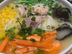 -云海肴·汽锅鸡·云南菜(天山百盛优客店)