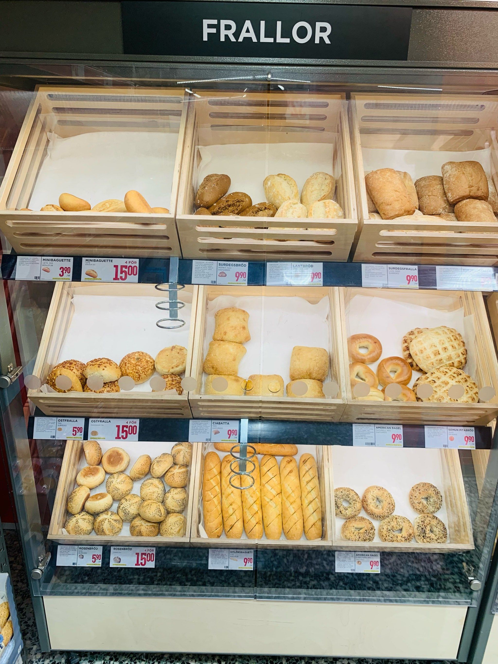 转这座城 

来哥德堡一周了,好消息:碳水脑袋不排斥顿顿面包意面