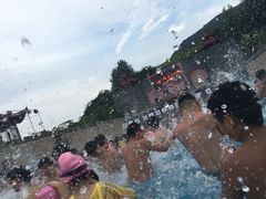 -汤山欢乐水世界