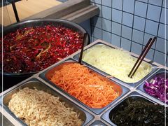 自助取餐区-三兄弟高炉烧饼