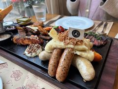 -Mark&Mars Restaurant