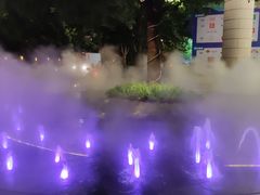 -瑞虹新天地月亮湾