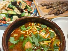 -亚伟瓦罐面美食城(淇县总店)