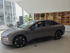 -小鹏汽车上海吴中路销售服务中心