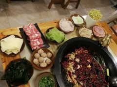 -黄潇洒老火锅(九眼桥宏济巷店)