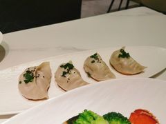 -滩外滩·本帮江浙菜(新天地店)