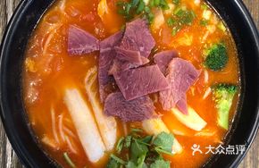 Luojia Tomato Beef Rice Noodles