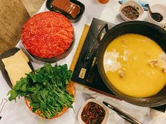 -鲜入围煮花胶鸡海鲜火锅