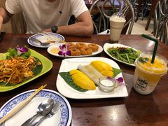 -Dang restaurant (patong phuket)