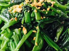 -Neary Khmer Restaurant