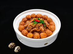 鹌鹑蛋烧去骨鸭掌-时间仓(月湖公园店)