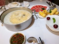 招牌松茸清汤底-洋房火锅(新天地店)