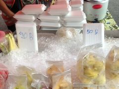 -芒果糯米饭摊子