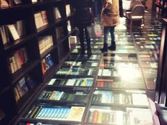 -钟书阁(松江泰晤士小镇店)