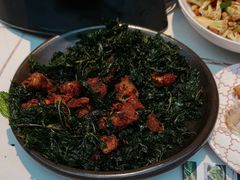 -阿瓦山寨·湘菜现炒·剁椒鱼头王(咸阳总店)