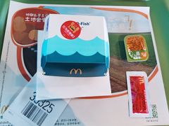 -麦当劳(展览路店)