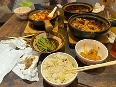 -有红鸡毛店·砂锅菜(抚琴夜市店)