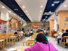 大堂-江城燕子大排档(江汉路步行街店)