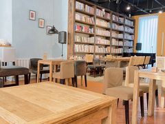 大堂-房角石咖啡与书(吉大南校店)