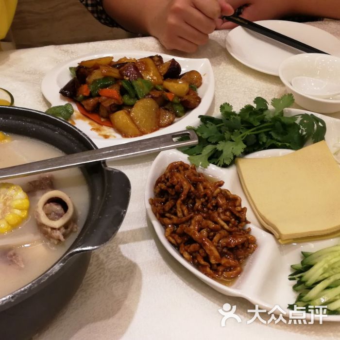 关东风北方菜馆