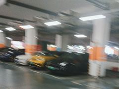 -虹桥火车站-停车场