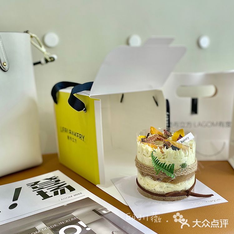 宝藏甜品新店｜空间？艺术？新晋sheng地～拍照也太棒了吧！