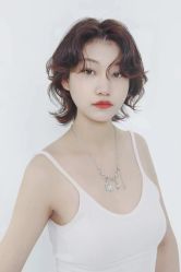 -虫二·专注健康烫染沙龙