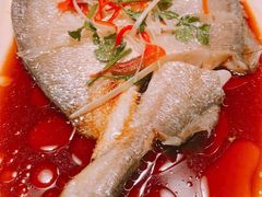 蒸黄鱼-東舍食唐精品陕菜馆