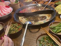 -萍姐火锅·公路夜市(武汉首店)