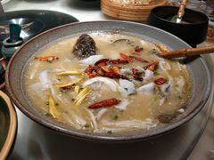 佬坛酸菜鱼（鲈鱼）-佬麻雀·新湘菜(珠海金发购物中心店)