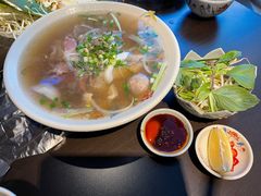 -大头虾越式风味餐厅(光明广场店)