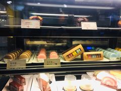 面包甜点陈列柜-麦当劳(城西银泰店)