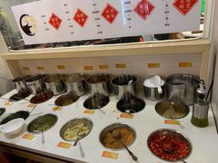自助调料区-三头牛·潮汕牛肉生蚝火锅 (夏湾店)
