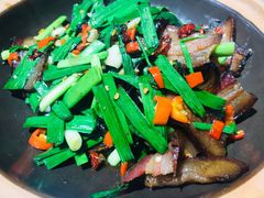 湘西腊味炒大蒜叶-乡里人家家常菜馆(营盘路店)