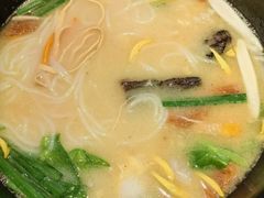 -银米·云南传统过桥米线(双廊黑金冠店)