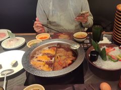 -牛YO寿喜烧·铁板烧和牛火锅自助(市府恒隆店)