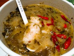 -渝是乎酸菜鱼(龙旗购物中心店)
